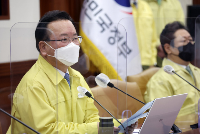 김부겸 국무총리가 3일 정부서울청사에서 열린 정부 시무식에서 인사말을 하고 있다./연합뉴스