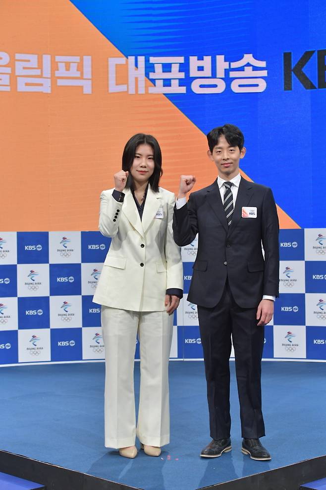 진선유(왼쪽) 이정수 해설위원/ 사진제공=KBS © 뉴스1