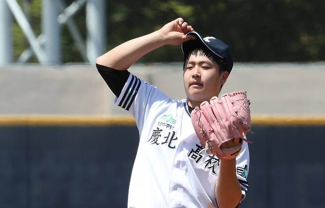 롯데 자이언츠가 경북고 진승현과 신인선수 입단 계약을 마쳤다. 사진은 2020년 제74회 황금사자기 전국고교야구대회에 출전한 진승현. /사진=뉴시스