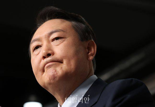 윤석열 국민의힘 대선 후보가 5일 오전 서울 여의도 중앙당사에서 선거대책위원회 해산 및 입장 발표 기자회견을 하고 있다. (공동취재사진) ⓒ데일리안 박항구 기자