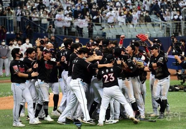 2021 한국시리즈 우승 팀 ki wiz. 스포츠동아DB