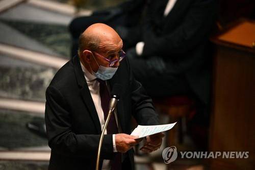 발언하는 장이브 르드리앙 프랑스 외교부 장관 [AFP=연합뉴스. 재판매 및 DB 금지]