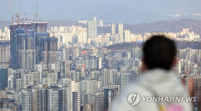 전국 아파트 가격 하락 지역 증가 서울 남산에서 바라본 시내 아파트 모습. 
[연합뉴스 자료사진]