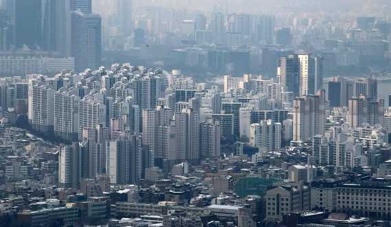 서울 중구 남산에서 바라본 서울시내 아파트의 모습. 2022.1.2/뉴스1 © News1 김진환 기자 /사진=뉴스1