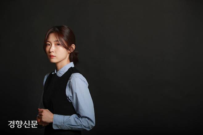 일본영화 <드라이브 마이 카>에서 수어를 쓰는 배우로 출연한 박유림.  / 이준헌 기자