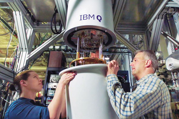 IBM 퀀텀이 개발한 양자컴퓨터 [출처 IBM 홈페이지]