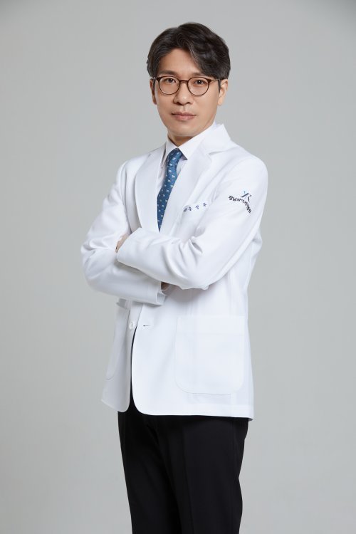 강남YK병원 공성주 대표원장(신경외과 전문의)
