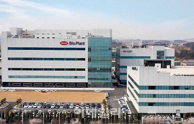 한미약품과 엔지켐생명과학이 인도 자이더스 카딜라사의 DNA 기반 코로나19 백신을 공동으로 연구해 생산할 한미약품의 평택바이오플랜트 공장 전경.(제공=한미약품)