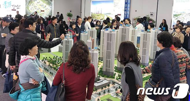 2018년 대전의 한 아파트 모델하우스 오픈 당시 모습.(특정 기사와 관련 없음) 뉴스1 © News1