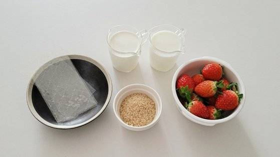 판나코타에 들어가는 재료. 사진 신혜원