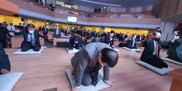 목회자들이 ‘은혜로운 동행 기도운동’에 앞장서 합심기도를 드리고 있다.