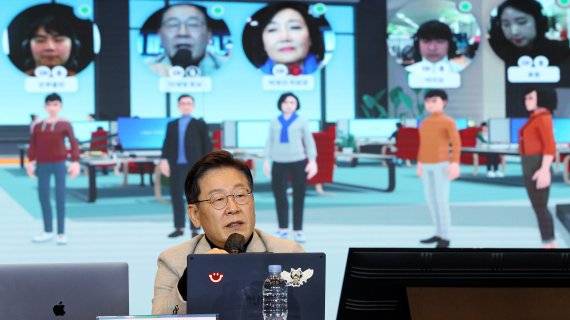 이재명 후보는 최근 디지털·혁신 대전환위원회 정책 1호 발표 행사를 게임업체 컴투스의 메타버스 플랫폼 '컴투버스(Com2Verse)'에서 진행했다. 뉴시스