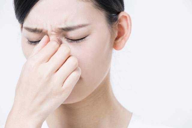 비강 형태가 비염 원인이라면 비강 내 구조를 바꾸는 수술을 고려할 수 있다./사진=클립아트코리아