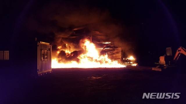 남양주시 진접읍 물류창고 화재 현장 모습. (사진=남양주소방서)