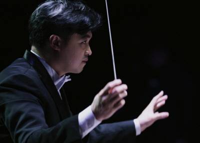 경기필 정나라 지휘자.