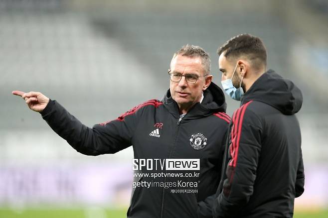 ▲ 랄프 랑닉 감독이 자신의 전술을 고집하고 있다.