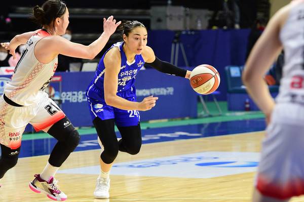 아산 우리은행의 김소니아 사진=WKBL 제공