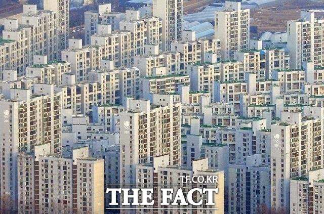 한국부동산원에 따르면 1월 둘째 주 전국 아파트 매매가격은 전주 대비 0.03% 올랐다. /더팩트 DB