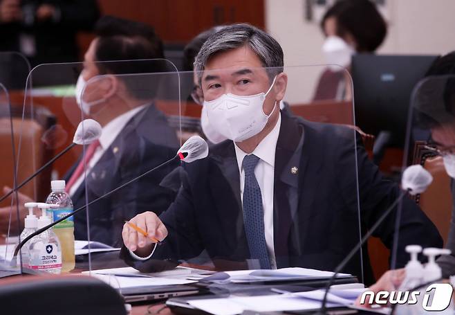 (서울=뉴스1) 오대일 기자 = 20일 오전 서울 여의도 국회 외교통일위원회에서 열린 후쿠시마 오염수 방출과 관련한 국회 긴급현안보고에서 조태용 국민의힘 의원이 질의하고 있다. 2021.4.20