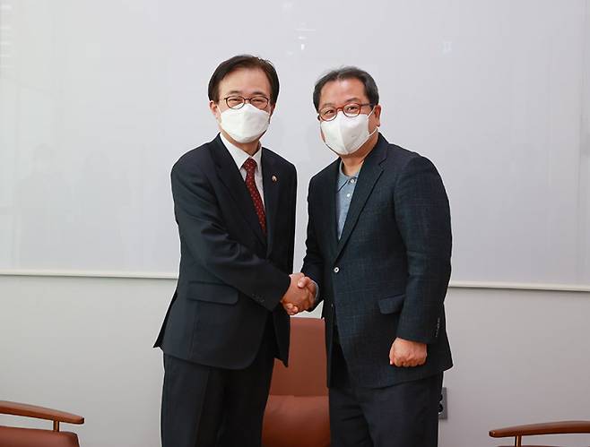 이명우 신임 국회도서관장, 정약용도서관 첫 방문. / 사진제공=남양주시