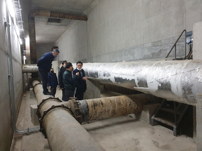 고양시(시장 이재준)가 녹슨 옥내급수관으로 인하여 녹물 등으로 불편을 겪고 있는 세대를 대상으로 ‘노후 옥내급수관 개량 공사비 지원 사업’을 시행한다고 14일 밝혔다. / 사진제공=고양시