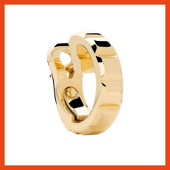 콰트로 클루 드 파리 싱글 이어링 1백54만원 부쉐론.