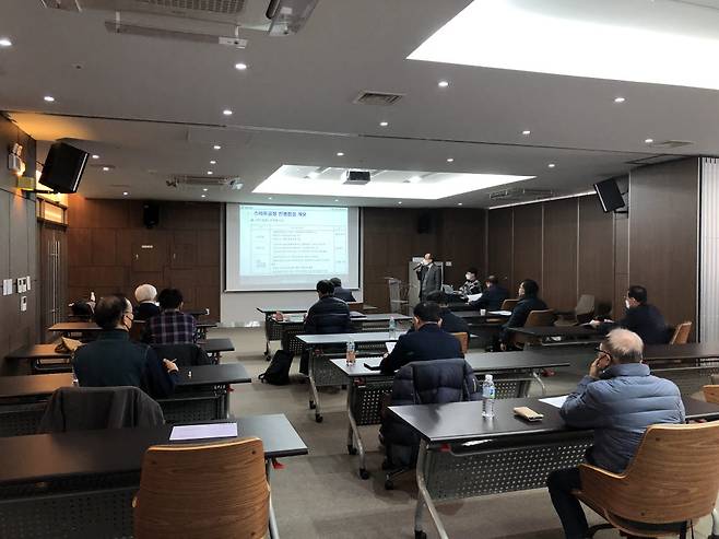 전남테크노파크는 11~12일 전남지역 제조기업 스마트공장의 원활한 보급 및 확산을 위해 전문위원 간담회를 개최했다.