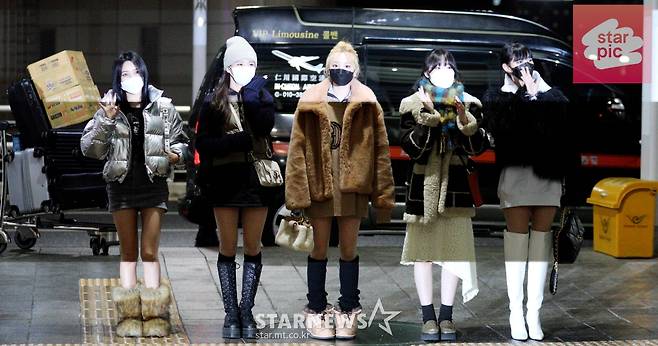 (여자)아이들 '화려한 공항패션!' [영상]