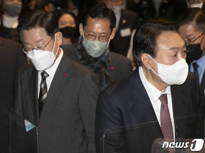 이재명 더불어민주당 대선 후보(왼쪽)와 윤석열 국민의힘 대선 후보 © News1 구윤성 기자