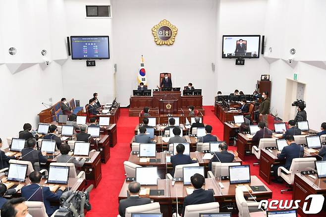제주도의회 본회의.(제주도의회 제공)2021.12.15/뉴스1© 뉴스1