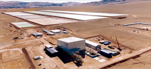 포스코그룹이 투자한 아르헨티나 리튬 추출공장 및 염수저장시설.  포스코 제공