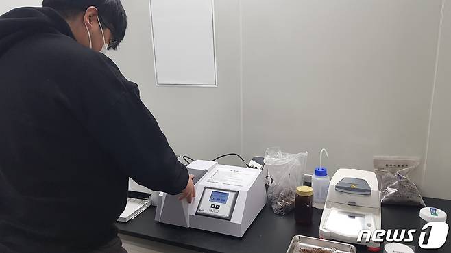전북 진안군이 가축분뇨 부숙도 의무검사를 무료로 진행한다.(진안군 제공)2022.1.18/뉴스1