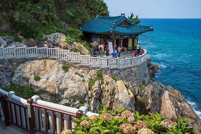 사진 : 카약, 낙산사 (출처-게티이미지)