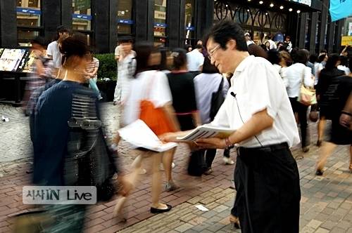 ⓒ시사IN 조남진 문성근씨는 천명, 만명, 십만명, 백만명이 야권 단일정당을 만들라는 ‘국민 명령’프로젝트를 시작했다.