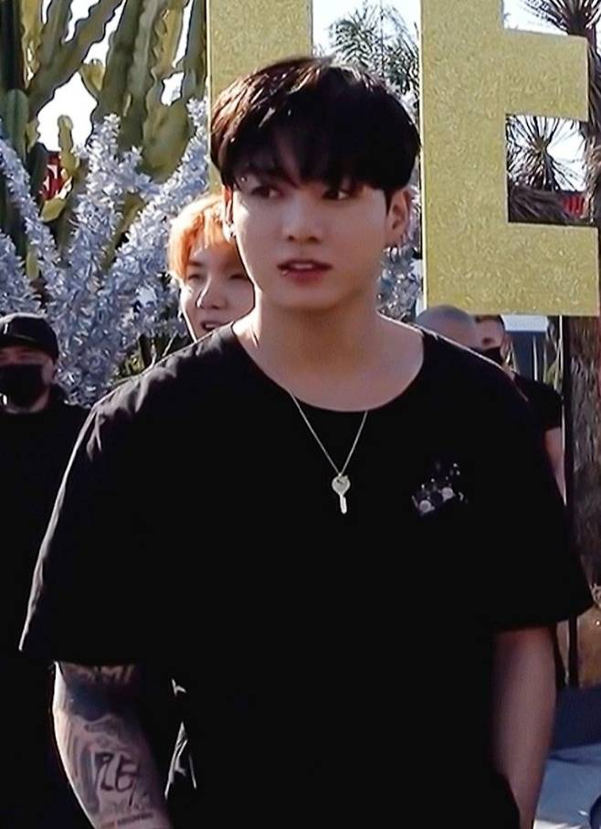 방탄소년단 정국, 美자연광 속 빛나는 미소 "반짝반짝 정국이♡"