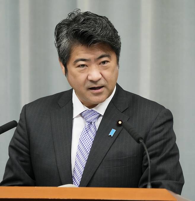 기자회견 중인 기하라 세이지 일본 관방부장관 [도쿄 교도=연합뉴스 자료사진] 2022.01.21
