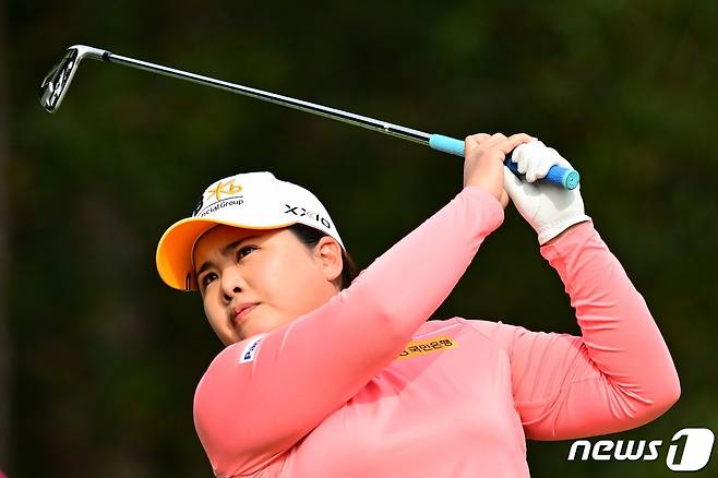 박인비가 22일(한국시간) LPGA투어 개막전 힐튼 그랜드 버케이션 토너먼트 오브 챔피언스 2라운드에서 샷을 날리고 있다. © AFP=뉴스1