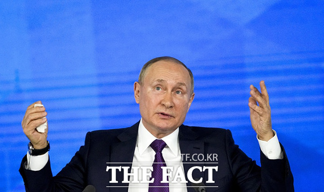 러시아의 외환보유액이 역대 최고 수준으로 늘어났다. 블라디미르 푸틴 러시아 대통령이 연설하고 있다. /모스크바=AP.뉴시스