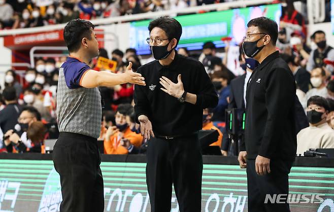 [서울=뉴시스]프로농구 KT 서동철 감독 (사진 = KBL 제공)