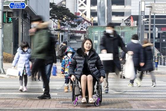 장지혜 회계사가 23일 오전 서울 용산역 인근에서 중앙일보와 인터뷰를 하고 있다. 장진영 기자 / 20220123