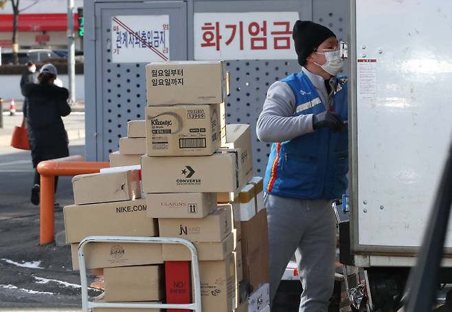 서울 영등포구 CJ대한통운 물류센터. [한주형 기자]