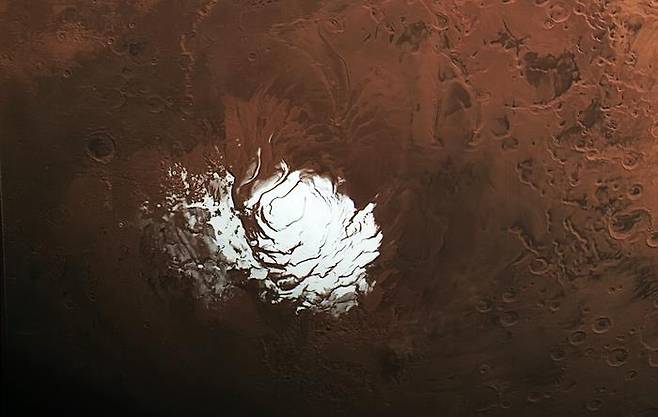 화성 남극의 얼음으로 덮인 극관  [ESA/DLR/FU Berlin 제공/ 재판매 및 DB 금지] photo@yna.co.kr
