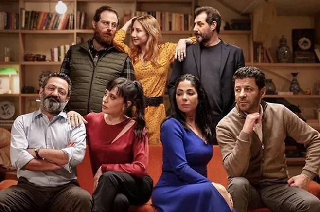 [서울=뉴시스] 넷플릭스에서 최근 개봉한 첫 아랍어 영화 '완벽한 타인(Perfect Stranger)' 스틸. (사진=넷플릭스 홈페이지 사진 캡쳐) 2022.01.27. *재판매 및 DB 금지