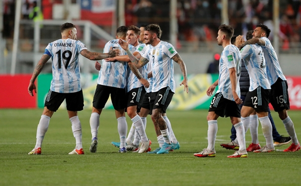 리오넬 메시가 빠진 아르헨티나가 28일(한국시각) 칠레 칼라마에서 열린 2022 카타르월드컵 남미예선 15차전서 칠레에 2-1로 승리했다. /사진=로이터