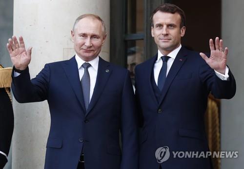 푸틴 대통령(왼쪽)과 마크롱 대통령 [epa 연합뉴스 자료사진. 재판매 및 DB 금지]