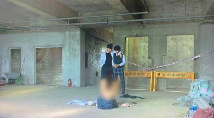 선정성 논란이 불거진 성폭력 장면. 넷플릭스