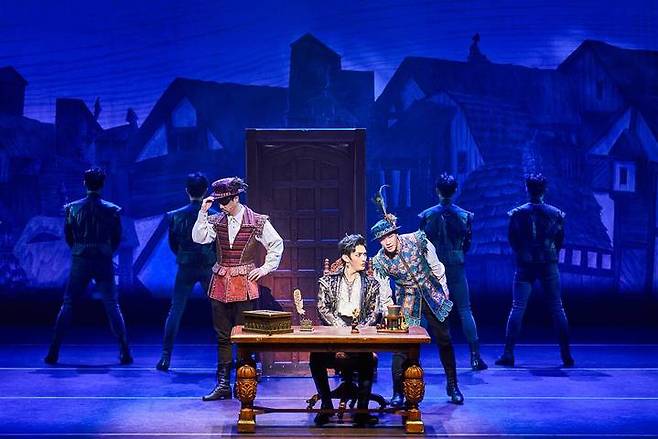 [서울=뉴시스]뮤지컬 '썸씽로튼' 공연 사진. (사진=엠씨어터 제공) 2022.01.28. photo@newsis.com  *재판매 및 DB 금지