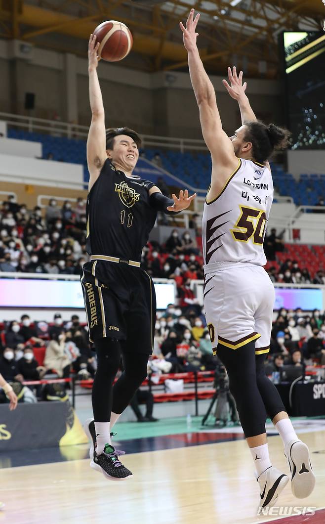 [서울=뉴시스]프로농구 현대모비스 이우석 (사진 = KBL 제공)