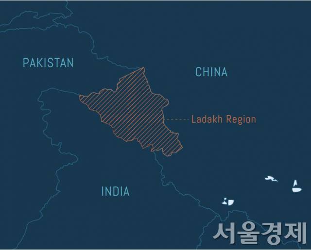 중국과 인접해 분쟁 위험이 지속돼 온 인도 라다크 지역(빗금 무늬)의 위치도. 중국이 해당 지역 경계선으로부터 약 60km 지점에 인도 등의 정찰용 인공위성을 교란시키기 위한 재머를 설치했다는 풍문이 돌았다. /자료제공=국제전락문제연구소(CSIS)