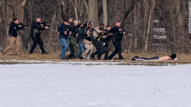 美 버지니아주 대학 캠퍼스서 총격…경찰 등 2명 숨져(사진=AP 연합뉴스)